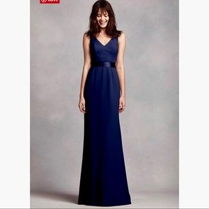 Vera Wang - Long V Neck Crepe Gown with Open Back